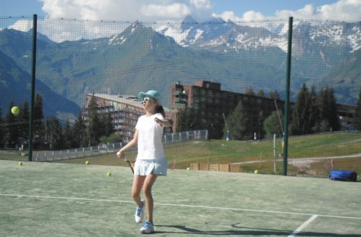 Curso de tenis para adolescentes (11-17 años) - 1h30/día - Les Arcs